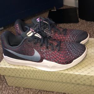 Nike men’s Kobe Mamba Instinct